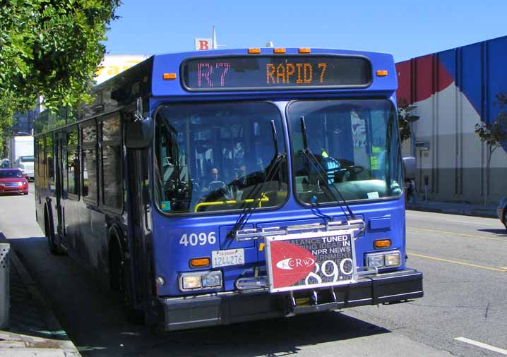 Santa Monica Big Blue Bus New Flyer L40LF 4096